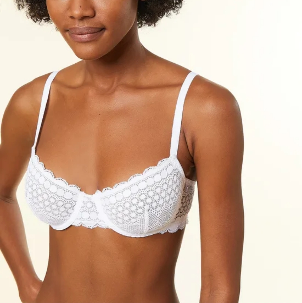 BNWOT Etam Paris white lace bra